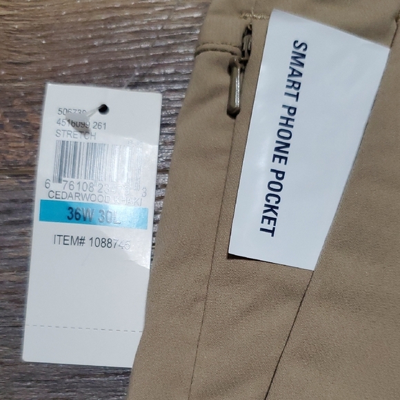 Izod Tan Chinos with Classic Style and Cotton Blend - Picture 4 of 8